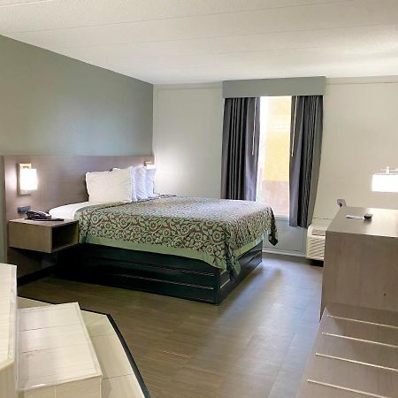 Days Inn By Wyndham Sharonville Esterno foto