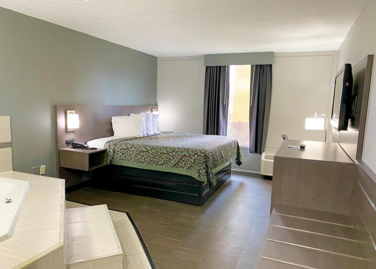 Days Inn By Wyndham Sharonville Esterno foto