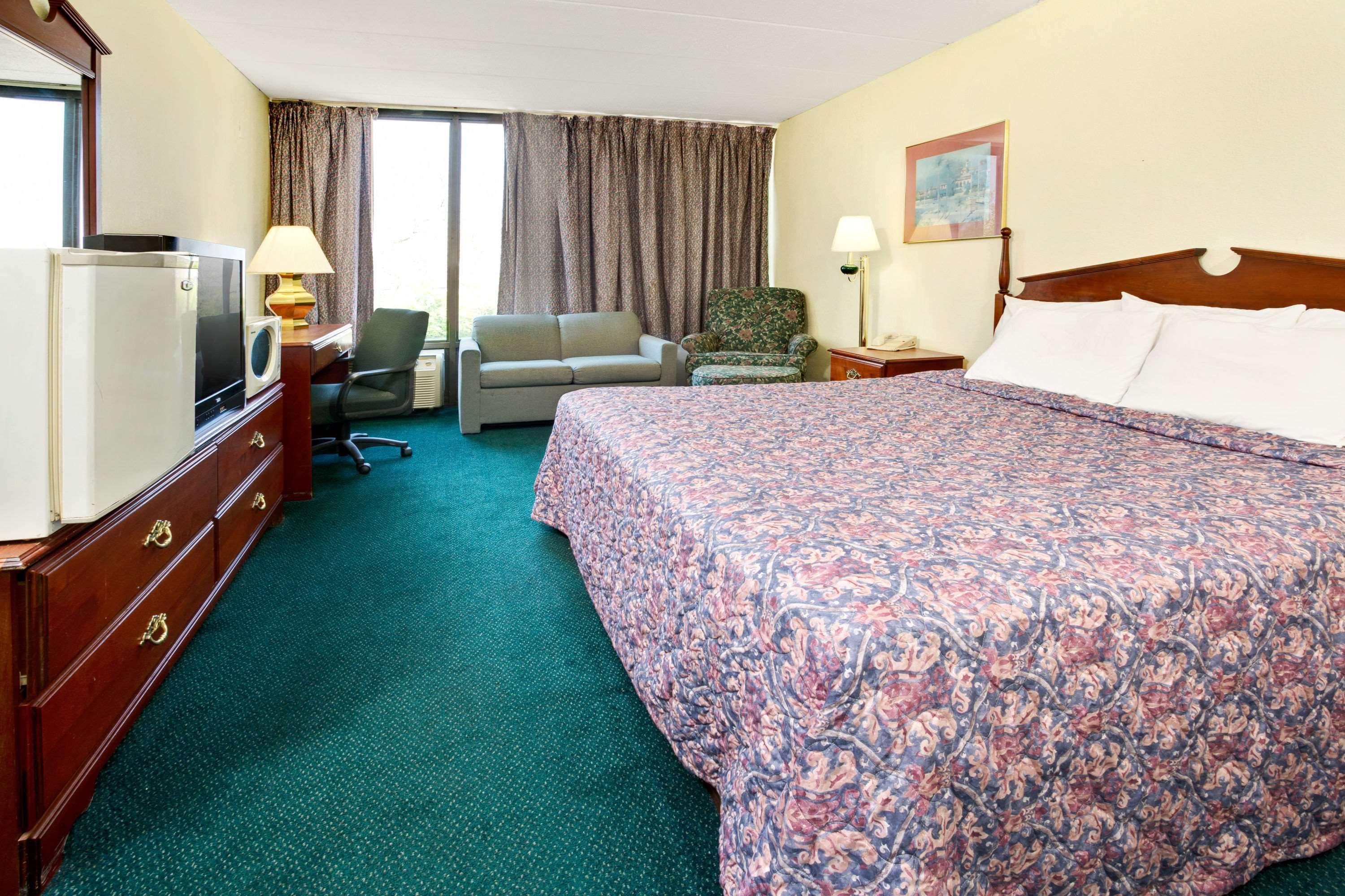 Days Inn By Wyndham Sharonville Esterno foto