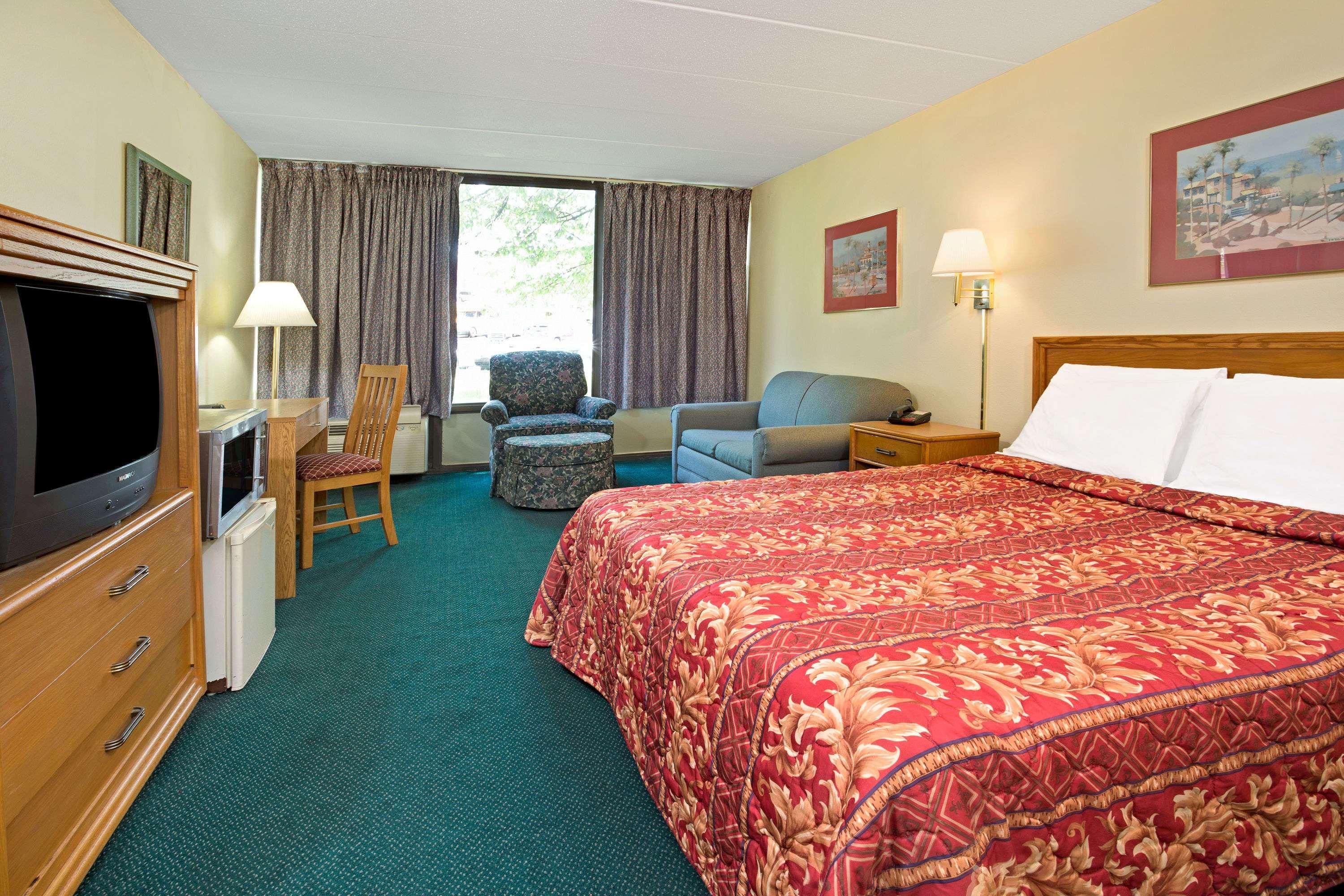 Days Inn By Wyndham Sharonville Esterno foto