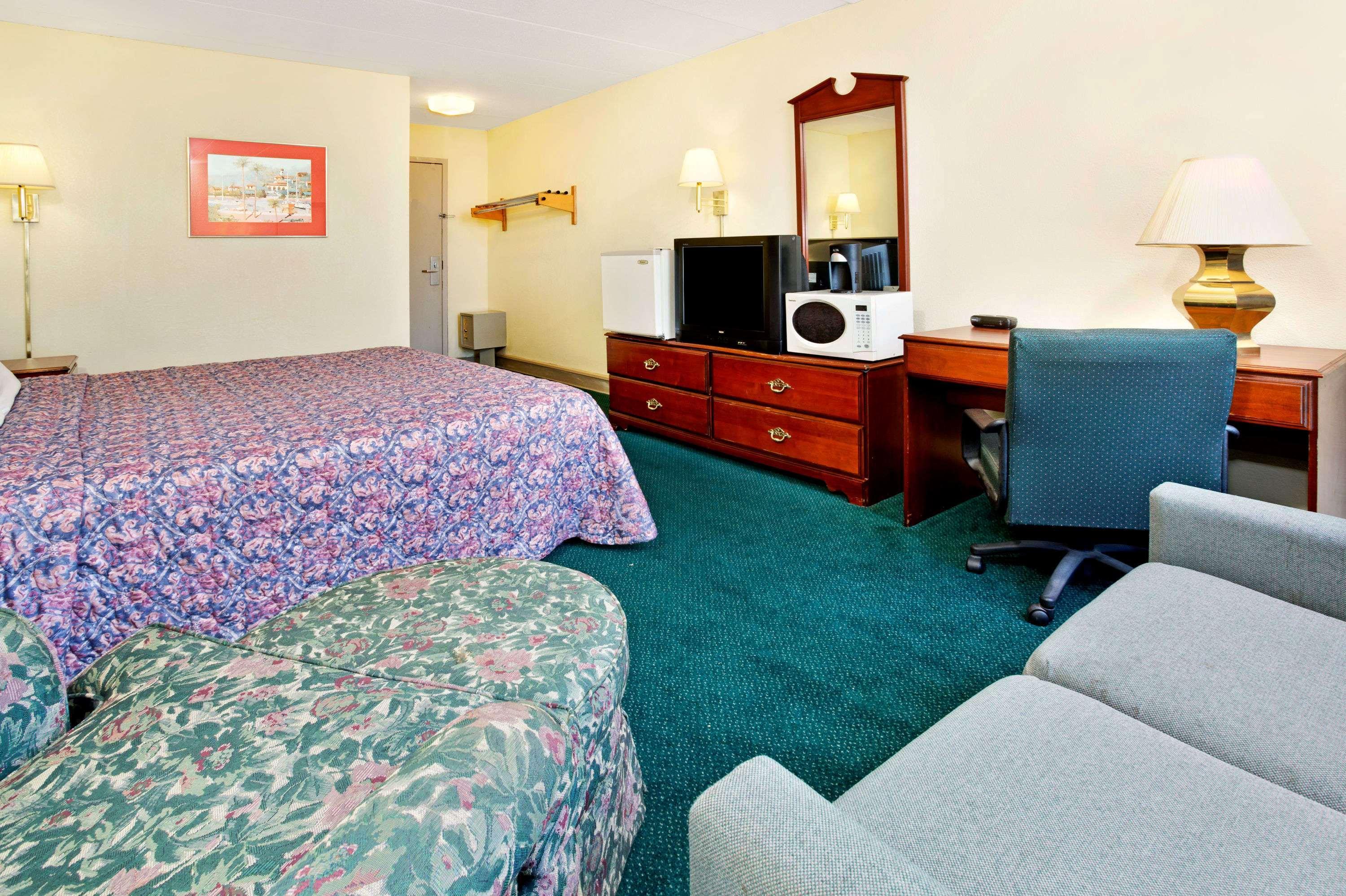 Days Inn By Wyndham Sharonville Esterno foto