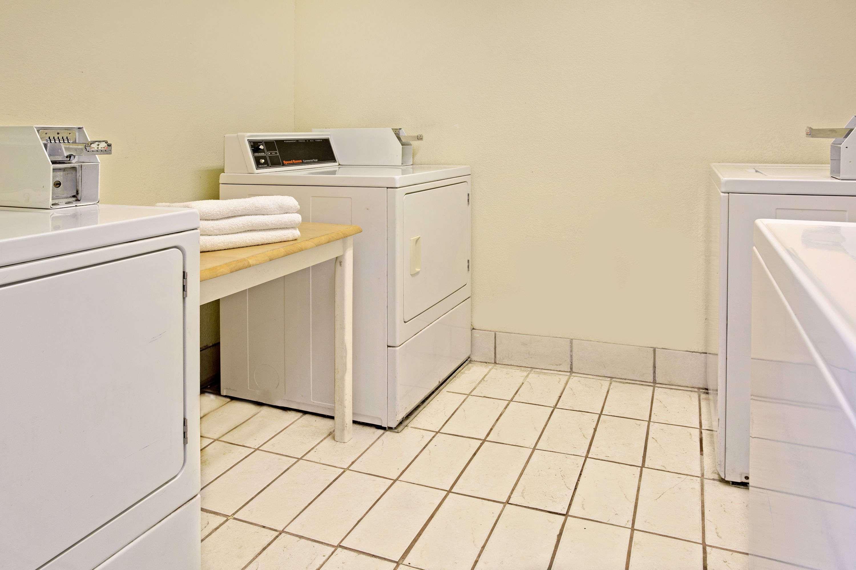 Days Inn By Wyndham Sharonville Esterno foto