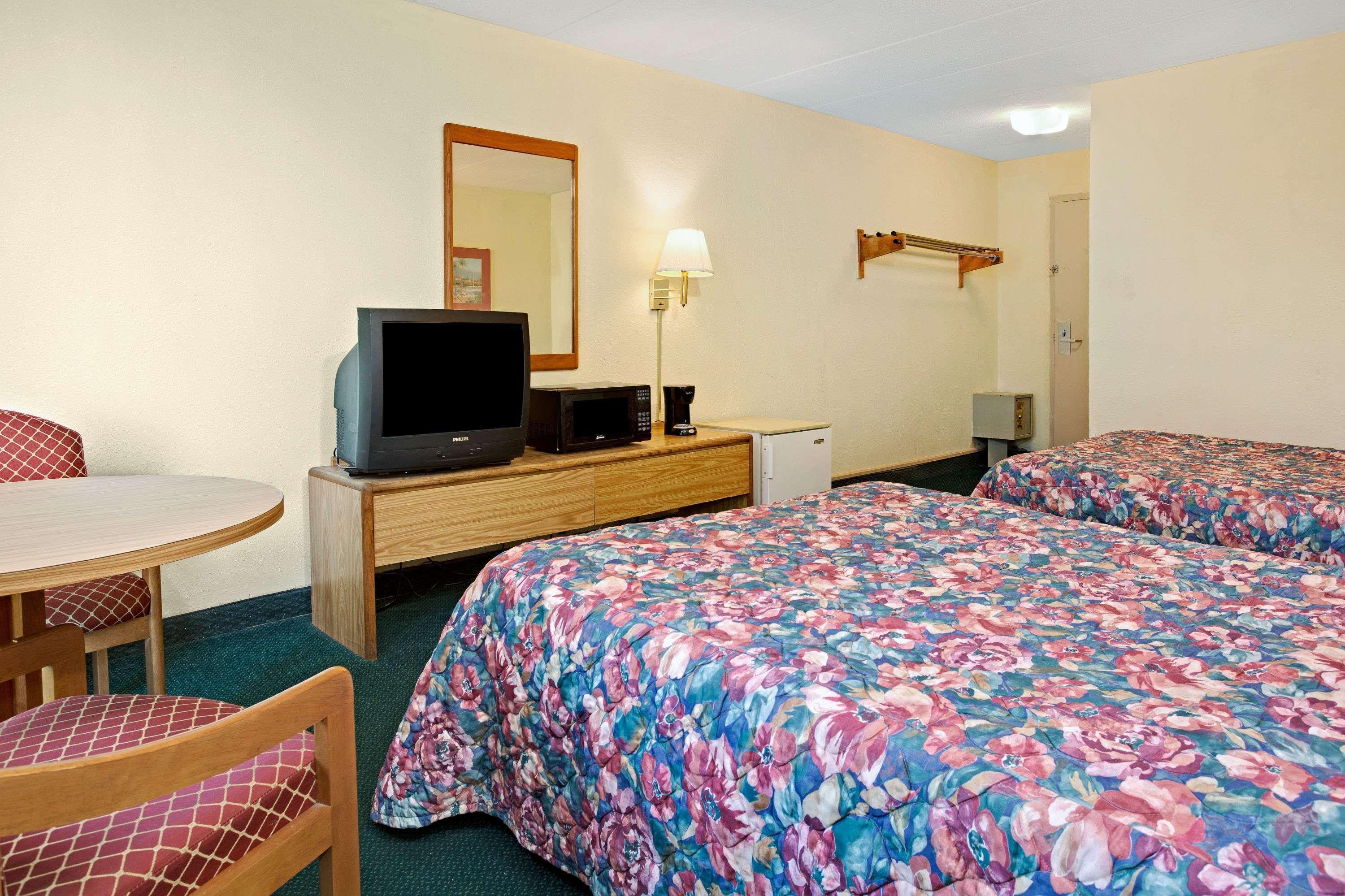 Days Inn By Wyndham Sharonville Esterno foto
