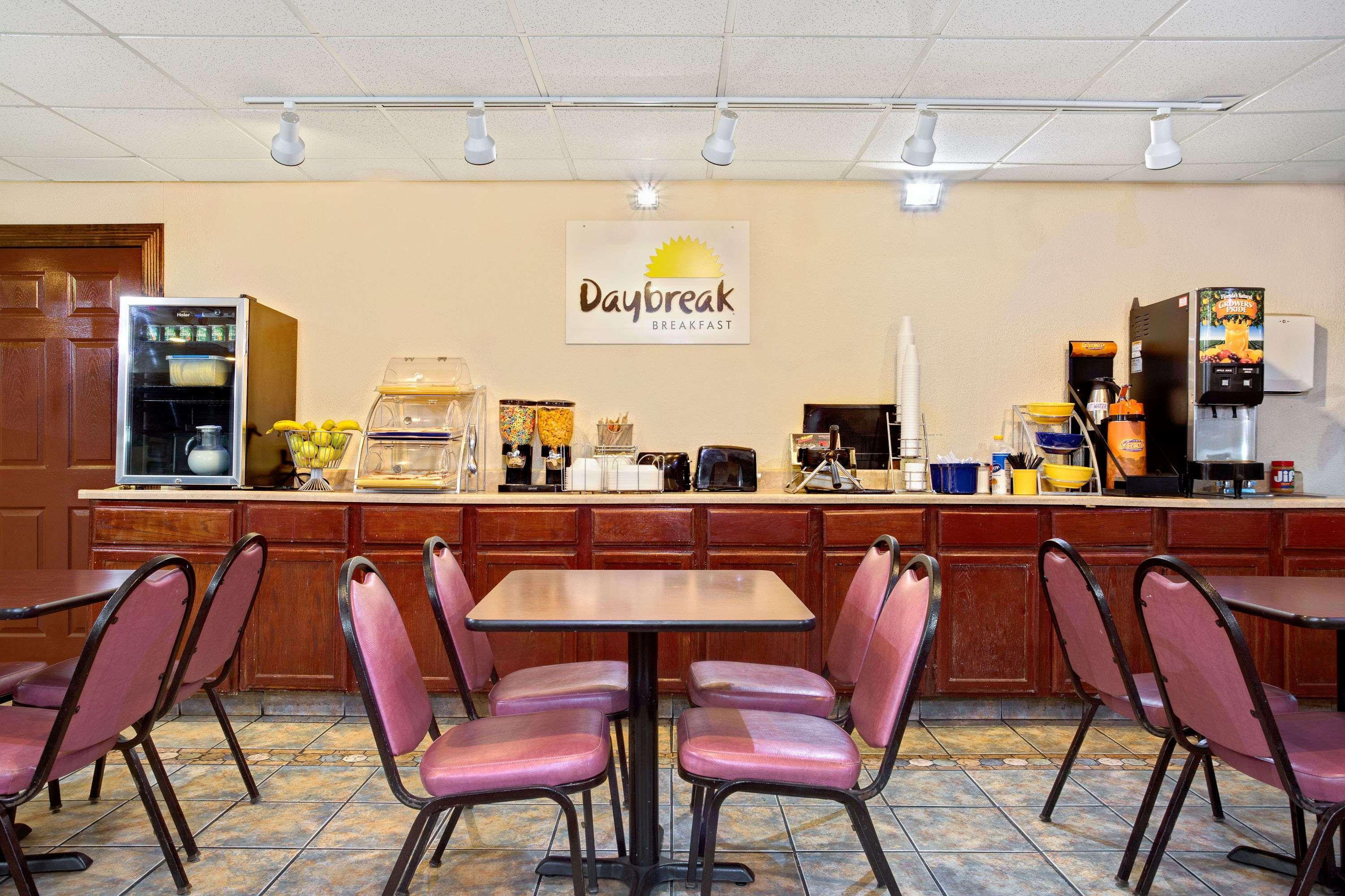 Days Inn By Wyndham Sharonville Esterno foto