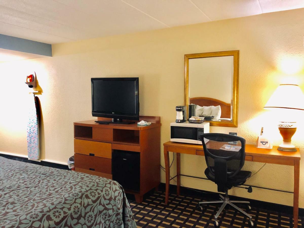 Days Inn By Wyndham Sharonville Esterno foto